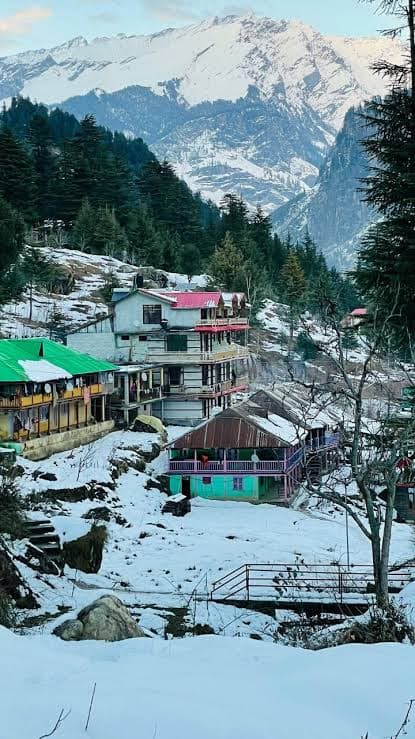 Manali mountain destination photograph